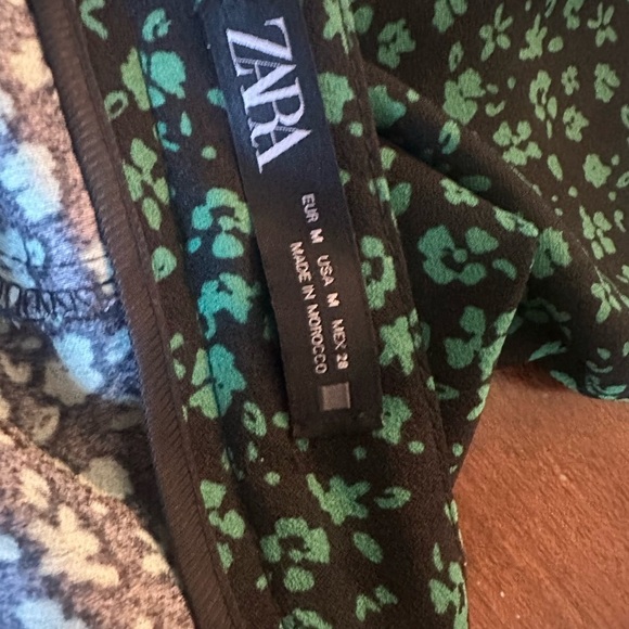 ZARA Green & Black Floral Skort – Size Medium - Picture 4 of 6